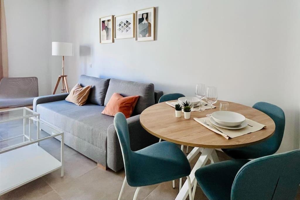 Lovely Apartment Close By City Center マラガ エクステリア 写真